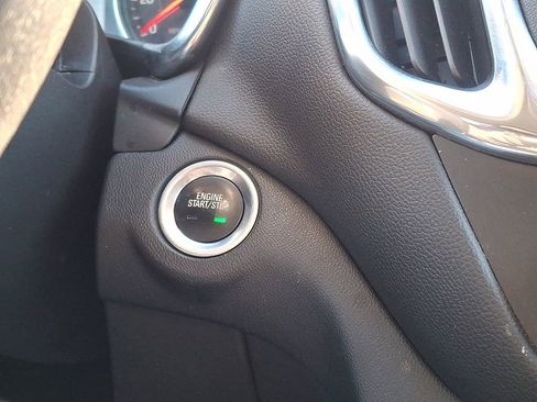 Used 2020 Chevrolet Equinox LT image 23