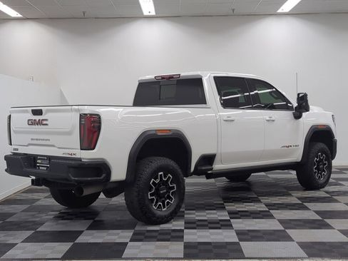 Used 2025 GMC Sierra 2500 AT4X AWD/4WD image 7