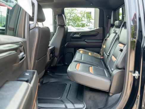 Used 2023 GMC Sierra 1500 AT4 w/ AT4 Premium Package AWD/4WD image 12