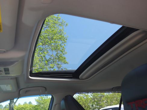 Used 2023 Toyota RAV4 TRD Off-Road image 17