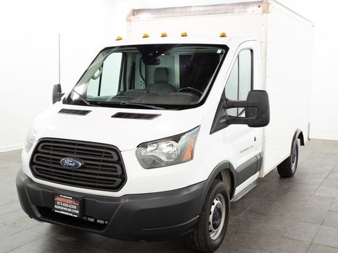Used 2017 Ford Transit 250 138 RWD image 3
