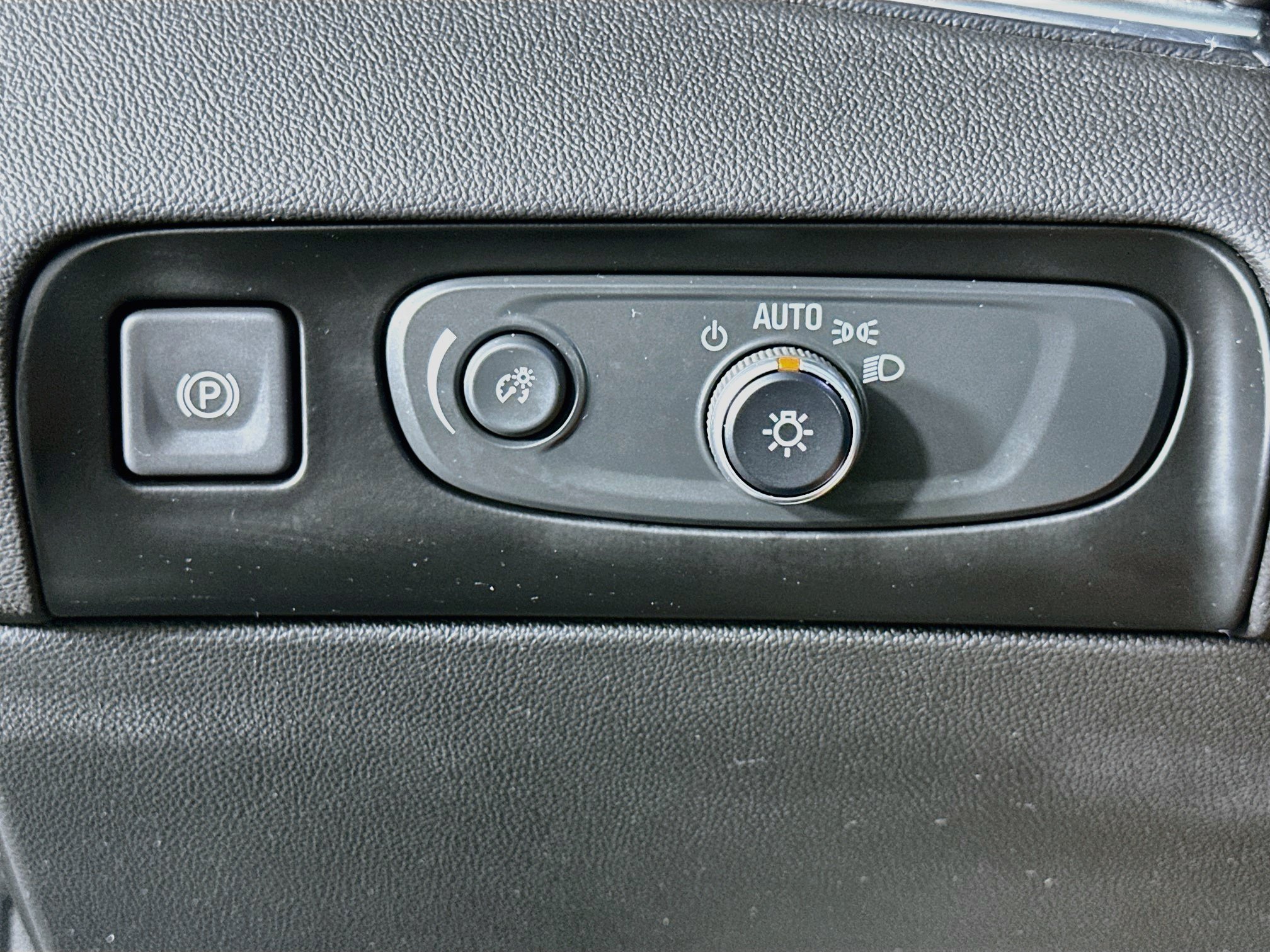 Used 2021 Buick Enclave Avenir w/ Avenir Technology Package FWD image 17