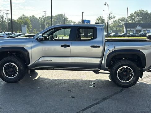 Used 2024 Toyota Tacoma TRD Off-Road AWD/4WD image 3
