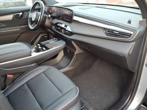 Used 2025 Buick Enclave Preferred image 25