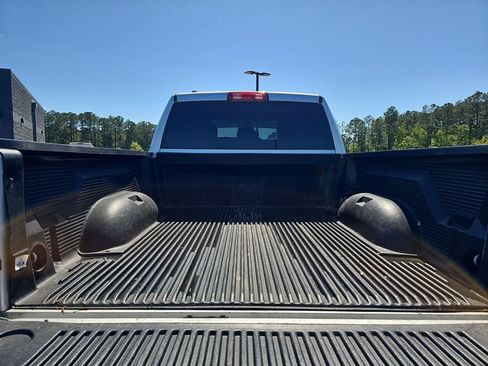 Used 2018 RAM 1500 Express w/ Express Value Package AWD/4WD image 16