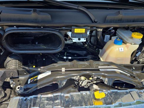 Used 2025 RAM ProMaster 2500 w/ U-Haul Equipment Group FWD image 24