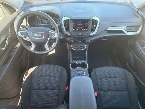 Used 2024 GMC Terrain SLE w/ Driver Convenience Package FWD image 24