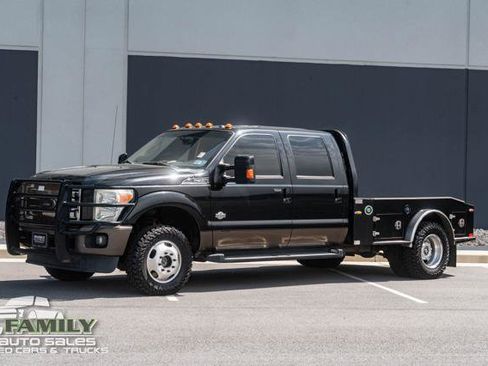 Used 2015 Ford F350 King Ranch w/ FX4 Off-Road Package AWD/4WD image 2