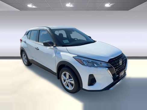 New 2025 Nissan Kicks Play S image 7