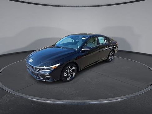 New 2026 Hyundai Elantra Limited FWD image 5