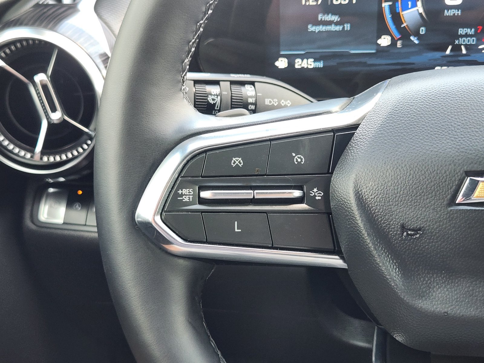 Certified 2025 Chevrolet Equinox LT w/ Safety and Technology Package FWD image 32