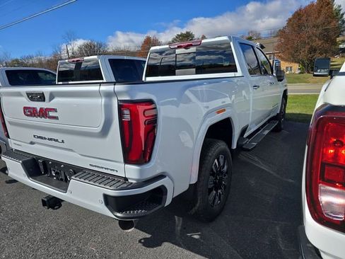 New 2026 GMC Sierra 3500 Denali w/ Denali Reserve Package image 6