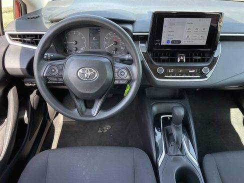Used 2025 Toyota Corolla LE FWD image 11