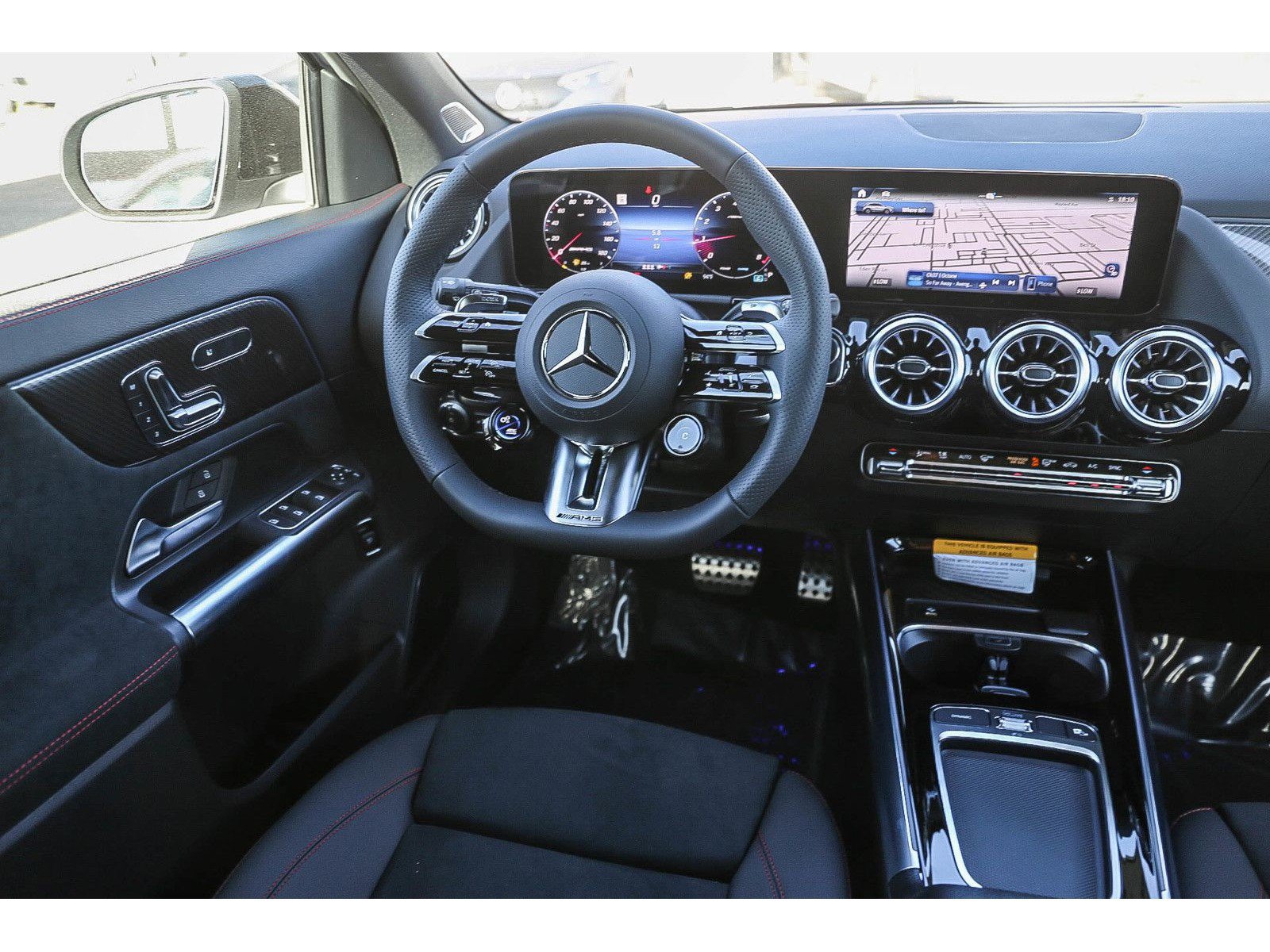 Used 2024 Mercedes-Benz GLA 35 AMG 4MATIC image 17