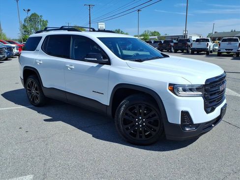 Used 2023 GMC Acadia SLE w/ Driver Convenience Package image 2