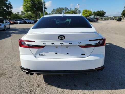 Used 2025 Toyota Camry SE w/ Convenience Package FWD image 6