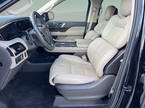 Certified 2023 Lincoln Navigator Reserve AWD/4WD image 9