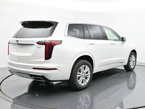 New 2025 Cadillac XT6 Luxury image 5