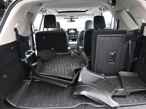 Used 2023 Nissan Pathfinder Platinum AWD/4WD image 30