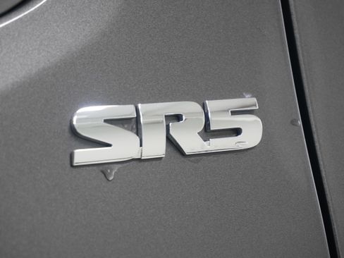 Used 2016 Toyota Tacoma SR5 w/ Towing Package AWD/4WD image 8