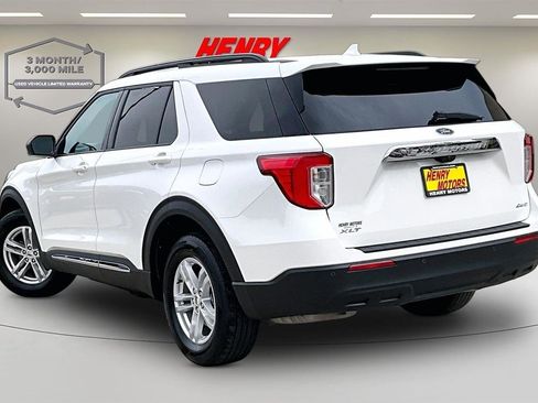 Used 2023 Ford Explorer XLT AWD/4WD image 4