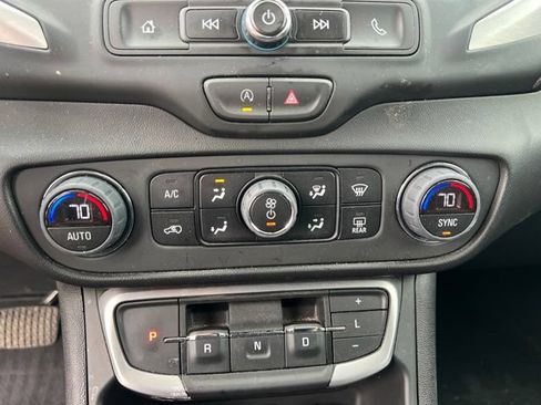 Used 2024 GMC Terrain SLE w/ Driver Convenience Package AWD/4WD image 28
