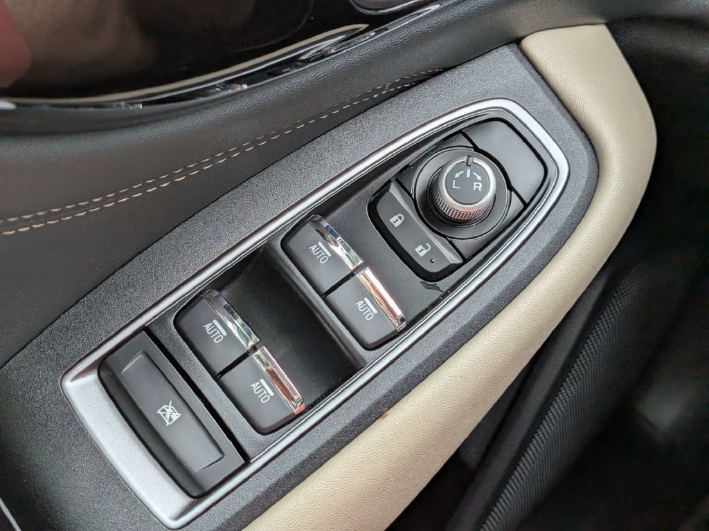 Used 2022 Subaru Ascent Limited w/ Technology Package AWD/4WD image 27