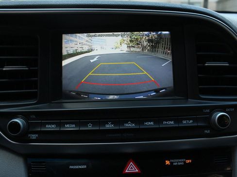 Used 2020 Hyundai Elantra SEL FWD image 30
