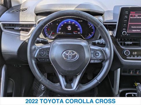 Used 2022 Toyota Corolla Cross XLE w/ Convenience Package AWD/4WD image 15