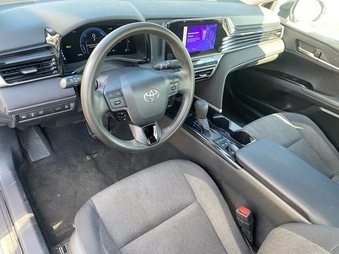 Used 2025 Toyota Camry LE FWD image 31