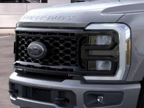 New 2026 Ford F350 XLT w/ XLT Premium Package AWD/4WD image 17
