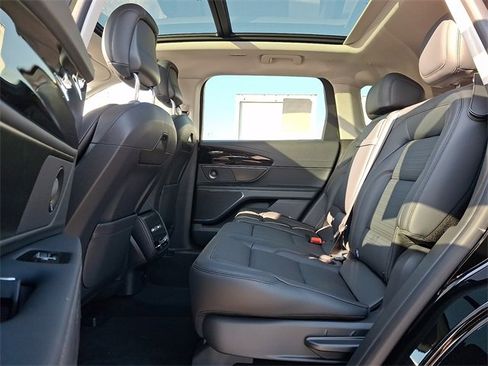 New 2026 Lincoln Nautilus Reserve w/ Jet Appearance Package image 5