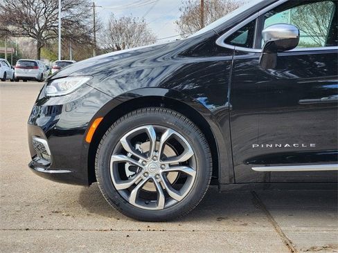 New 2026 Chrysler Pacifica Pinnacle image 6