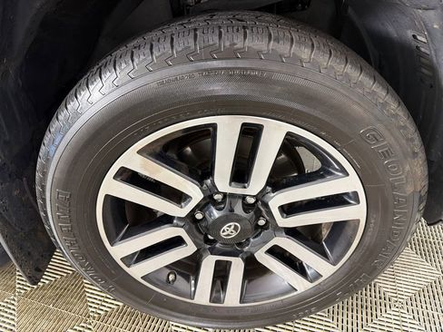 Used 2019 Toyota 4Runner Limited AWD/4WD image 14