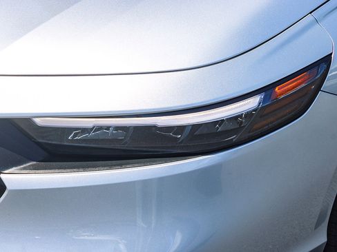 Used 2025 Honda Accord Sport image 5