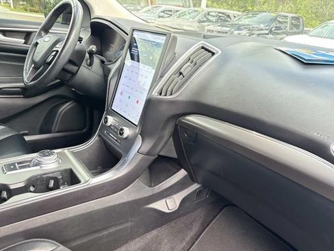 Used 2022 Ford Edge Titanium AWD/4WD image 17