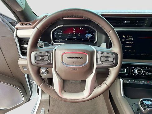 Used 2023 GMC Sierra 1500 Denali AWD/4WD image 11