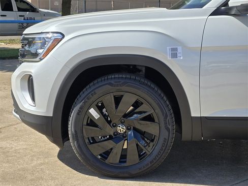 New 2026 Volkswagen Atlas SE image 5