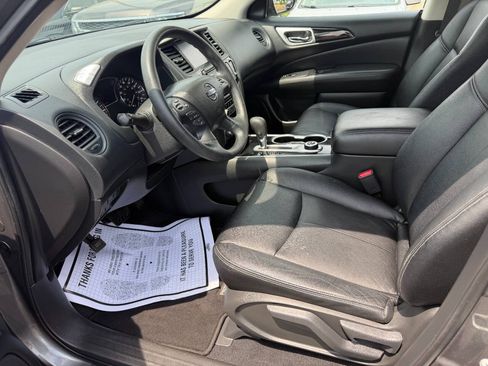 Used 2020 Nissan Pathfinder S AWD/4WD image 10