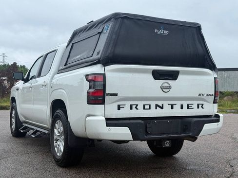 Used 2022 Nissan Frontier SV AWD/4WD image 3