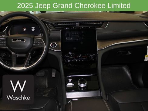 New 2025 Jeep Grand Cherokee Limited w/ Trailer Tow Package image 23