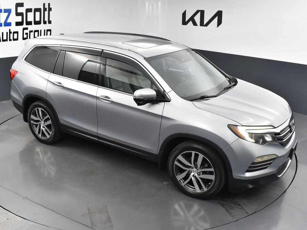 Used 2017 Honda Pilot Touring image 15