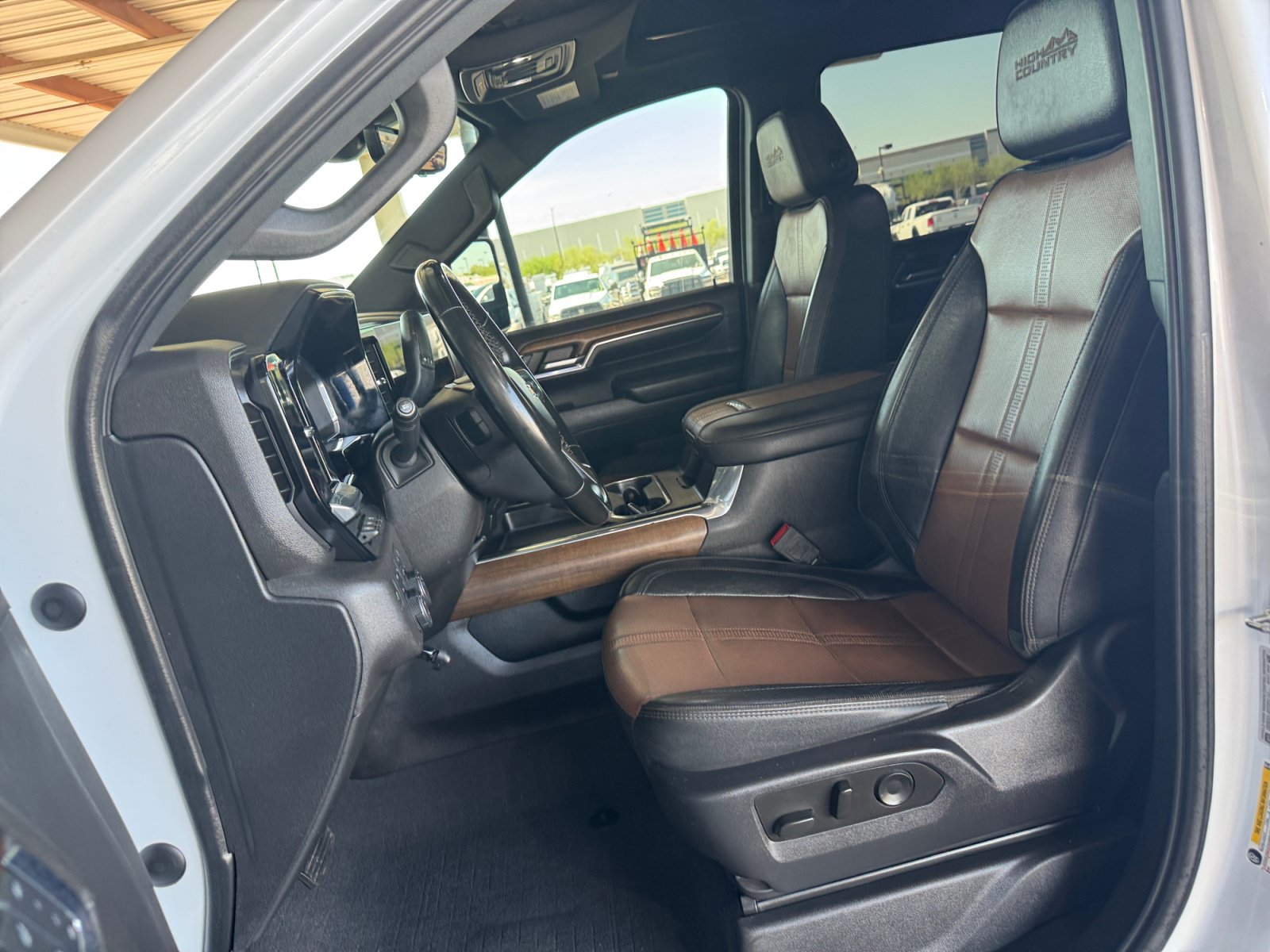 Used 2024 Chevrolet Silverado 2500 High Country w/ Technology Package AWD/4WD image 9
