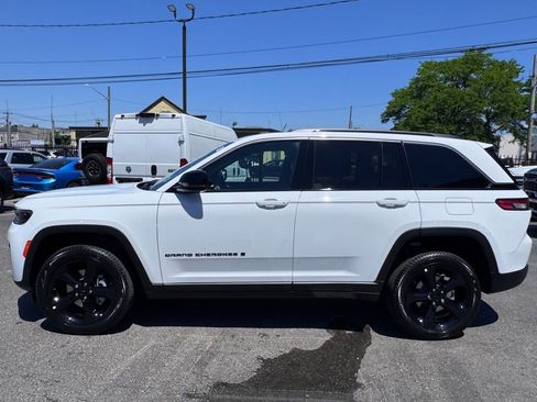 New 2026 Jeep Grand Cherokee Limited AWD/4WD image 4