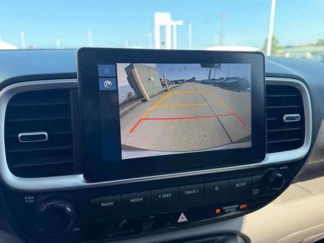 Used 2024 Hyundai Venue SEL FWD image 20