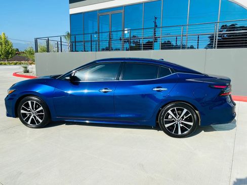 Used 2023 Nissan Maxima SV w/ Floor Mat Group FWD image 2