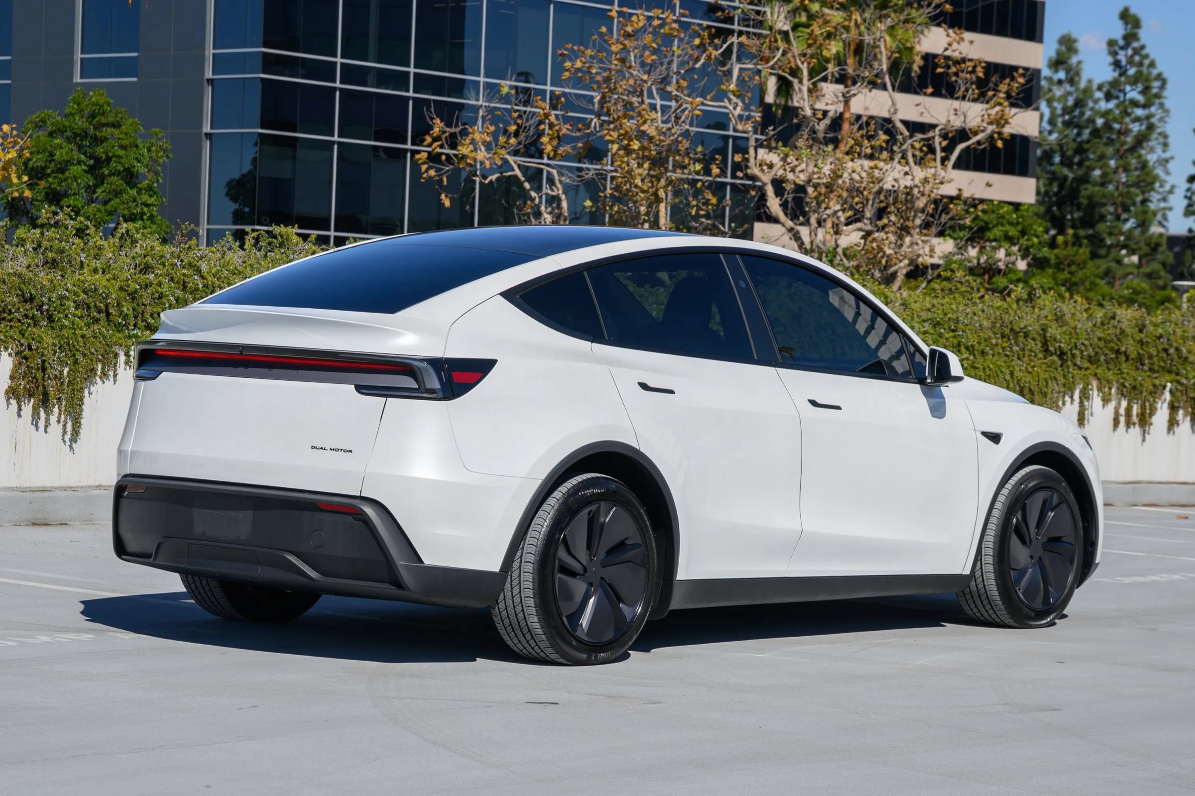 Used 2026 Tesla Model Y Long Range AWD/4WD image 7