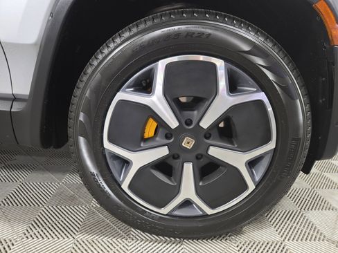 Used 2024 Rivian R1S Adventure AWD/4WD image 11
