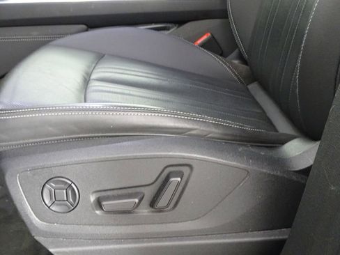 Used 2021 Audi e-tron Premium Plus image 19