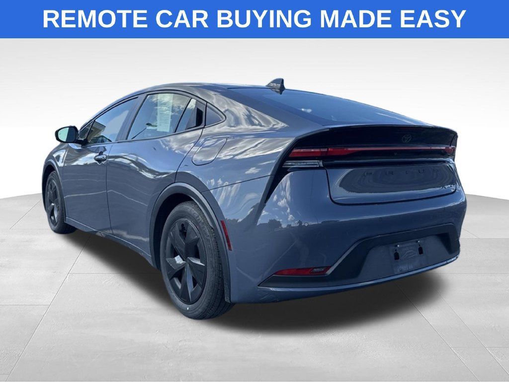 Used 2025 Toyota Prius LE FWD image 7